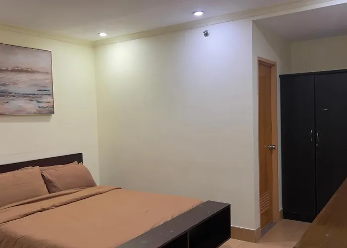 2br W/ Free Parking Near Sm North *